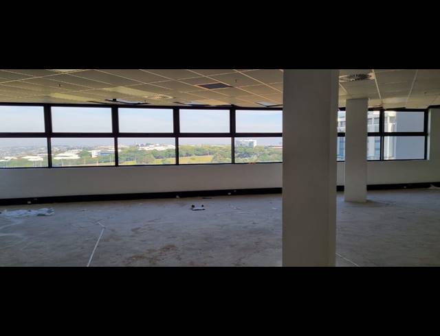 192M² OFFICE FOR SALE IN LA LUCIA RIDGE